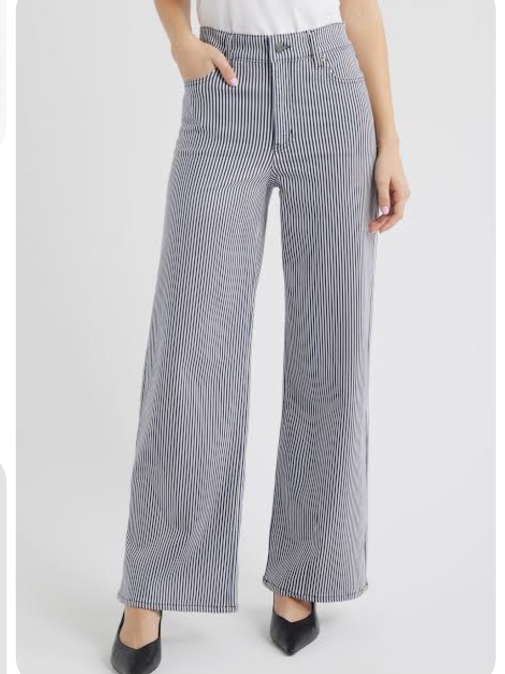 Frame Denim Women's Light Blue Pinstripe Straight-Leg Jeans. 27 Le Baggy Palazzo